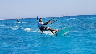 Novas tendências do kite surf Pulga na categoria Racing