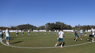 Palmeiras treina em Atibaia e Cuca faz ‘simulação’ do Barcelona Jogadores do Palmeiras durante o treino desta segunda-feira