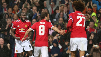 Pogba sai machucado, mas belgas decidem e United vence na estreia da Champions United estreou com vitória na Champions