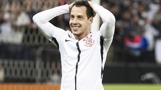 Saiba como 'pés-tortos' são a assombração que tem feito Corinthians derrapar no Brasileirão Rodriguinho Corinthians Sport Campeonato Brasileiro 05/08/2017