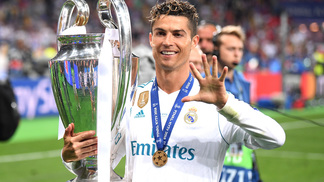5 vezes Melhor do Mundo é imune às denúncias de abuso sexual? O caso de CR7 'ignorado' pela imprensa italiana Atacante da Juventus está sendo acusado de estupro