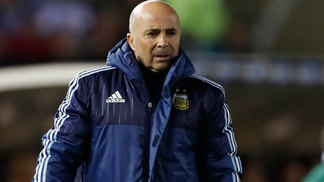 Sampaoli vê três seleções à frente da Argentina na Copa e critica Alemanha: 'Não gosto como jogam' Jorge Sampaoli durante o empate da seleção argentina contra a Venezuela pelas eliminatórias