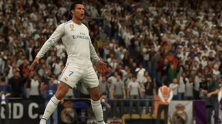 Esquadrão de respeito: Confira o poder da 'seleção do século' da UEFA em ‘PES’ e ‘FIFA’ Cristiano Ronaldo é um dos poucos jogadores de FIFA 18 presentes entre os melhores