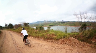 Em tempos de falta d'água, um pedal pela represa de Atibaia | Bike é Legal Pedal pela represa de Atibaia