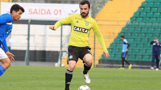 'Nossa intenção é buscar pontos na casa do Inter', diz volante do Figueirense Juliano Treino Figueirense