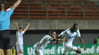Remo aproveita expulsão, goleia Cuiabá e encaminha título inédito na Copa Verde Atlético-PR empatou com o Vitória