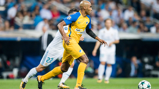 Após derrota para o Real Madrid, brasileiro Carlão valoriza duelo contra o Tottenham pela Champions Carlão durante a derrota do Apoel para Real Madrid por 3 a 0