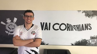 CBLoL: Na apresentação da parceria com o Corinthians, Red Canids anuncia meio português Xico rejeitou LCS para defender a Red
