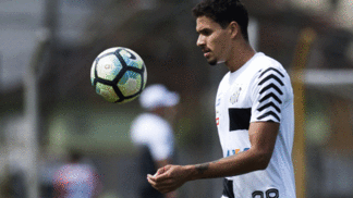 Salvador contra o Atlético-PR, Veríssimo afirma: 'Prefiro sofrer e vencer' Ao lado de Vanderlei, Lucas Veríssimo foi o herói do Santos