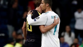 Kane revela admiração por Cristiano Ronaldo: 'Um grande exemplo' Cristiano Ronaldo e Kane se cumprimentam após partida entre Real x Tottenham pela Champions League