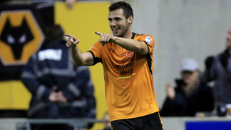 Sem oportunidades no Cruzeiro, ele saiu desconhecido do Brasil e hoje é artilheiro na Inglaterra Leo Bonatini é o artilheiro da Championship pelo Wolverhampton
