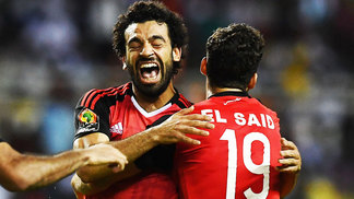 Astro do Liverpool marca dois, Egito vence e vai à Copa do Mundo pela primeira vez desde 1990 Salah Comemora Gol Egito Burkina Faso Copa Africana 01/02/2017