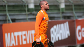 Santa Cruz contrata zagueiro com passagem pelo Fluminense para a reta final da Série B Guilherme Mattis já defendeu o Fluminense