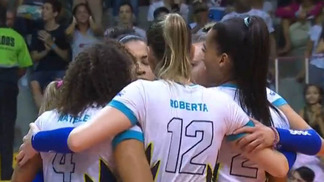 Bernardinho leva a melhor sobre Zé Roberto e Sesc vira para cima de Barueri na Superliga de vôlei Sesc venceu Barueri por 3 sets a 2 na Superliga de vôlei
