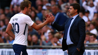 Técnico do Tottenham elogia Harry Kane e projeta: 'Talvez ele possa ter uma carreira similar a de Totti' Pochettino exaltou a identificação de Harry Kane com o Tottenham