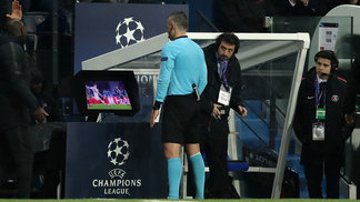 VAR não é caseiro: PSG eliminado Damir Skomina revê lance durante PSG x Manchester United