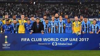 Renato, reforços e 'mais títulos': o que Grêmio espera de 2018 após vice no Mundial Jogadores do Grêmio após derrota para o Real Madrid na final do Mundial