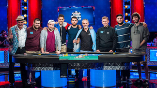 WSOP 2017: Scott Blumstein lidera os nove finalistas no Main Event John Hesp, Scott Blumstein, Antoine Saout, Benjamin Pollak, Jack Sinclair, Damian Salas, Ben Lamb, Bryan Piccioli e Dan Ott