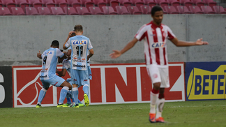 Náutico perde para o Londrina e cai para a Série C Náutico perdeu para o Londrina e confirmou a queda para a terceira divisão