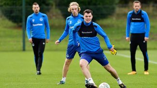 Técnico da Inglaterra chama Keane para o lugar de Dele Alli, mas corta Harry Kane e Winks Michael Keane durante treino do Everton