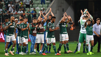 Palmeiras, rei no Brasileiro, cai em jogo mais exigente da Libertadores Jogadores do Palmeiras agradecem torcida após jogo contra o Boca