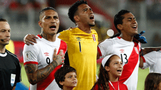 Guerrero crê em 'sacanagem' e 'injustiça', põe Copa em segundo plano e garante: 'Não consumo cocaína' Guerrero canta hino do Peru em partida pelas eliminatórias