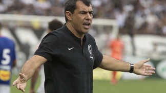 Avenida Carille: Corinthians tem agora a pior defesa do Brasil Fábio Carille durante jogo entre Corinthians e São Caetano, pelo Paulista