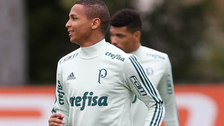 Cuca convoca Dracena e recém-chegado Deyverson para pegar Sport Deyverson já foi convocado por Cuca para pegar o Sport