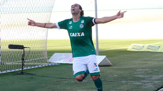 Em jogo com portões fechados, Goiás derrota o CRB Goiás não teve dificuldades contra o CRB
