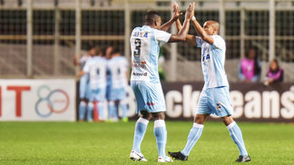 Ceará visita animado Londrina para manter folga dentro do G-4 Londrina Comemora Gol America-MG Serie B 01/08/2017