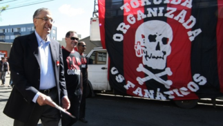 Torcida organizada oficial, nada pode ser mais patético A organizada Os Fanáticos apoiou a Capgigante, chapa de Mário Celso Petraglia nas eleições de 2015, e em 2011