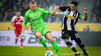 Goleiro explica lance bizarro e por que deu 'furada do ano' em jogo do Alemão Robin Zentner Mainz Borussia Monchengladbach Campeonato Alemão Futebol Getty 04/11/2017
