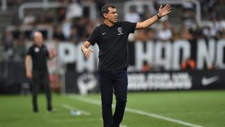 Por que o Corinthians pós-Copa América ataca mais os adversários? Carille durante derrota do Corinthians para o Red Bull Brasil