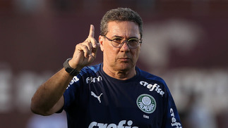 A incontinência verbal de Luxemburgo, seus motivos e consequências Vanderlei Luxemburgo durante treino do Palmeiras
