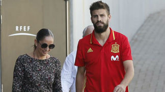 Espanha demite mulher que era poderosa na seleção, e Piqué e Sergio Ramos se unem e ameaçam até deixar time Pique e a diretora da seleção espanhola, María José Claramunt, demitida nessa quinta-feira