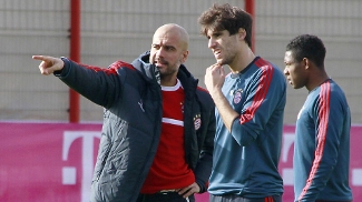 Aimoré vence e tira Grêmio da zona de classificação do Gaúcho Guardiola conversa com Javi Martínez em treino do Bayern: volante é titular em Londres