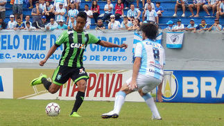 América-MG fica no empate com o Londrina e deixa decisão da taça para Belo Horizonte América-MG apenas empatou com o Londrina no Estádio do Café