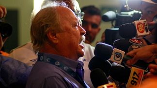Calote em pai de santo e conselheiros banidos. Enquanto muita coisa acontecia, torcedores do Cruzeiro atacavam jornalistas Wagner Pires de Sá, ex-presidente do Cruzeiro
