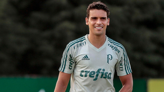 Jean recebe visita de Hernanes e brinca sobre ajuda contra o Corinthians Jean durante treino do Palmeiras