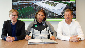 Wolfsburg demite treinador após apenas 4 rodadas do Alemão e já anuncia substituto Martin Schmidt Assina Contrato Wolfsburg 18/09/2017