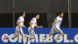 Pressionado, Estudiantes busca reação contra Nacional-PAR na Sul-Americana Nacional-PAR derrotou o Estudiantes