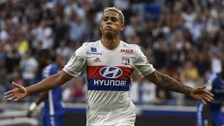 Ex-Real Madrid brilha na estreia, e Lyon abre Francês com goleada em casa Mariano Diaz marcou duas vezes na estreia do Lyon no Francês