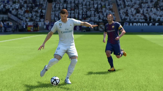 Descubra como fazer lançamentos precisos em 'FIFA 18' Toni Kroos e Iniesta são alguns dos melhores lançadores de FIFA 18.