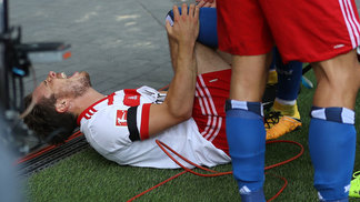 Ex-seleção alemã, meia rompe ligamento em comemoração de gol e será desfalque por 7 meses Nicolai Müller rompeu o ligamento anterior do joelho direito