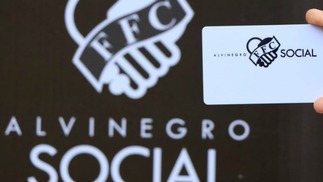 Ingressos para sócios de baixa renda a R$ 10 sem pagamento de mensalidade Figueirense lançou programa para dar acesso ao torcedor de baixa renda em seus jogos com mando na cidade de Florianópolis