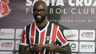 Grafite aparece no BID e deve reestrear pelo Santa Cruz contra o Guarani Grafite fará sua terceira passa pelo Santa Cruz