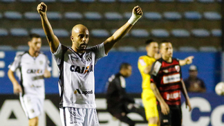 Ceará vence Oeste em Barueri e continua no G-4 da Série B Ceará venceu o Oeste em duelo direto pelo G-4