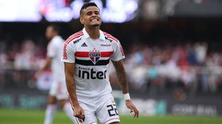 São Paulo é líder. E agora? Éverton durante vitória do São Paulo sobre o Vasco
