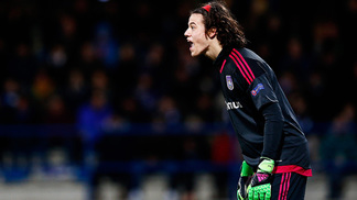 Após perder Ederson, Benfica pode contratar goleiro belga de 17 anos, diz jornal Mile Svilar defende o Anderlecht