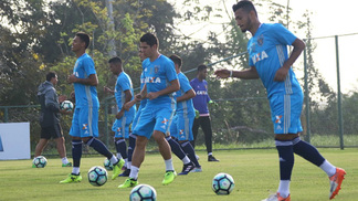 Sport se reapresenta com novo uniforme de treino Jogadores usaram uniforme de treino novo nesta terça-feira